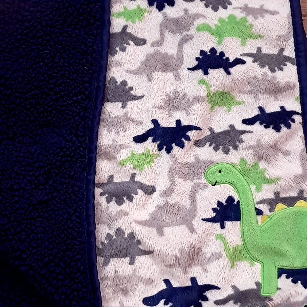 Child‎ of Mine by Carter's Dinosaur Baby Blanket navy Blue Green Sherpa Dinos